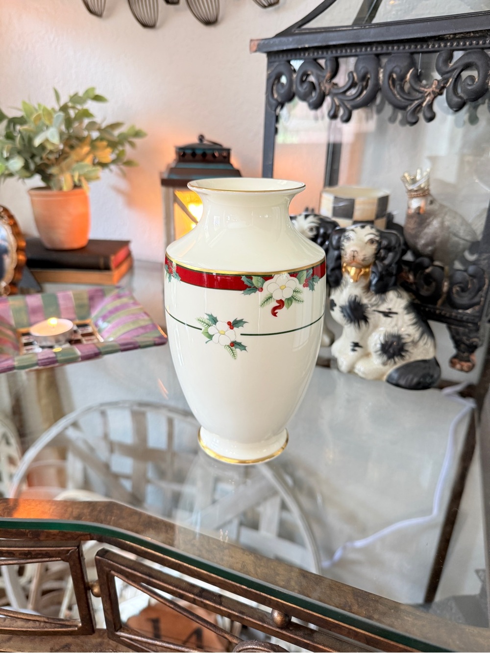 Pfaltzgraff Cream Festive Floral Bone China Christmas Vase - Picture 5 of 13